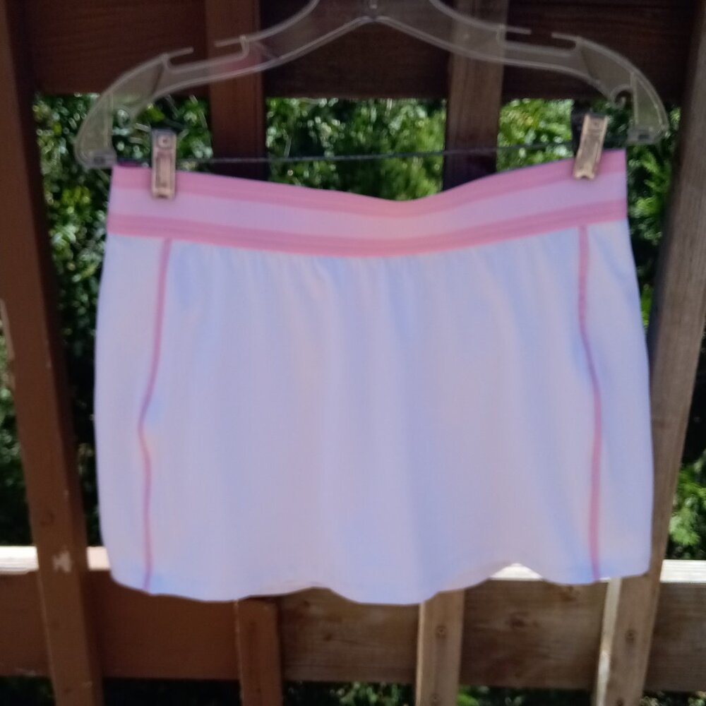 Halara skort, shorts under skirt, white with pink sz L NEW (H2)